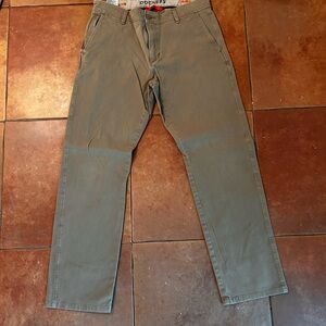 Dockers Men's Olive Chinos
